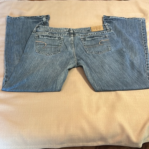 American Eagle Outfitters hipster Flare Jeans. Size 12 - Picture 4 of 4